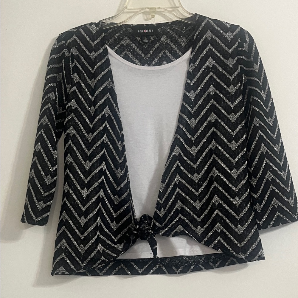 Amy Byer Girls Black, white and Silver top size XL (16)